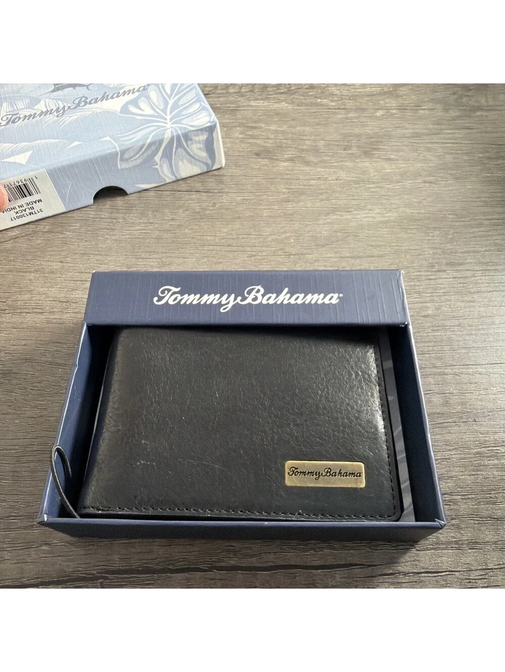 Tommy Bahama Mens Jamaica Bi Fold Leather Wallet Black ID Holder New $95 Msrp